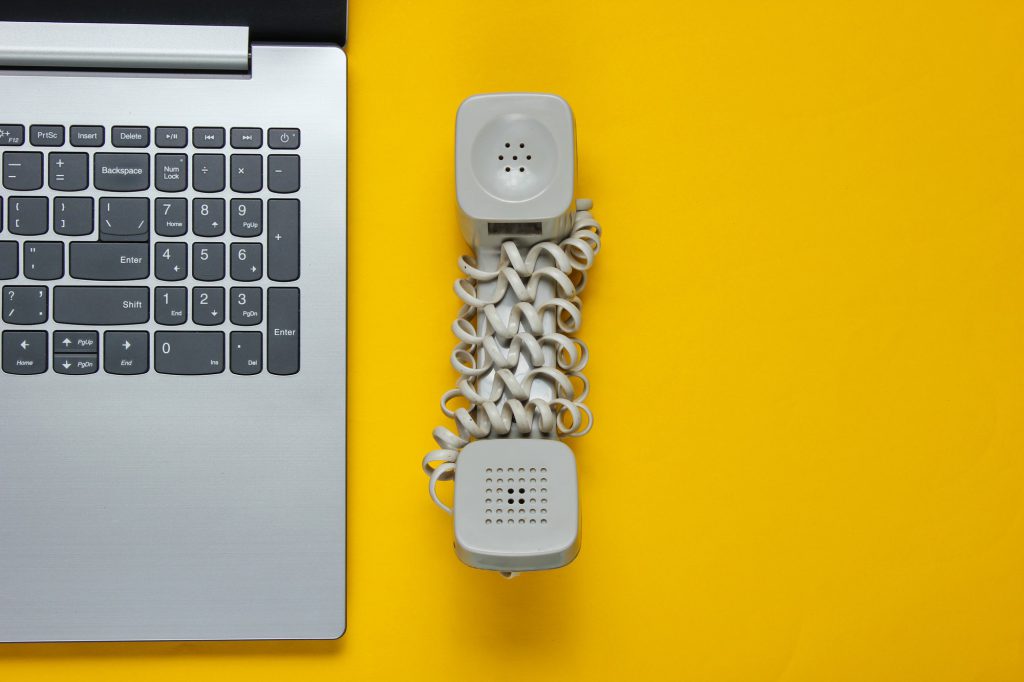 مزایا و معایب تلفن ثابت و اینترنتی